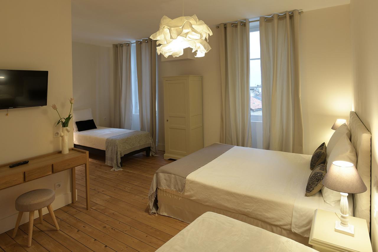 Le Cercle Chambres Climatisees Coligny Luaran gambar